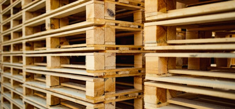 How Do Specialty Pallets Help Ship Heavy-Duty Products?