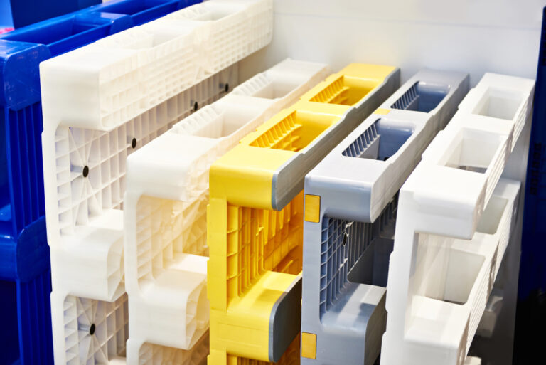 What Are The Differences Between Wood And Plastic Pallets?